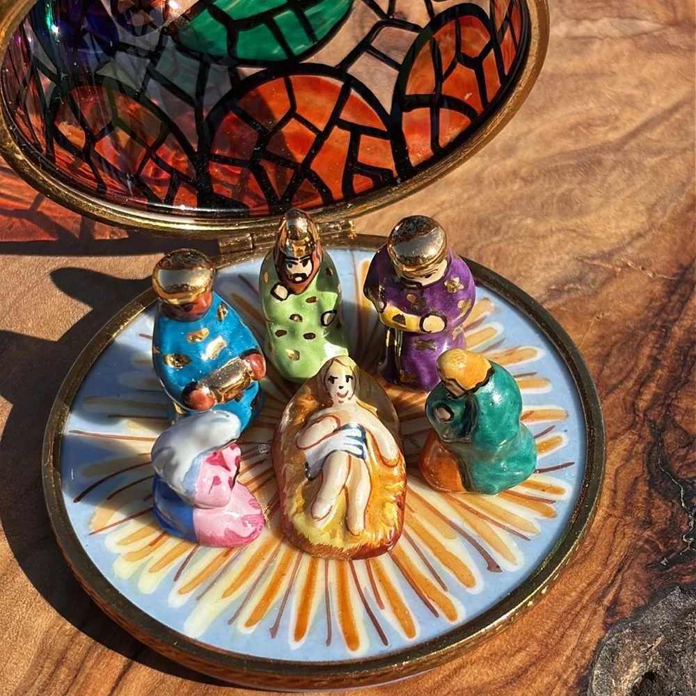 Rochard Limoges Porcelain Nativity Dome Limoges Box